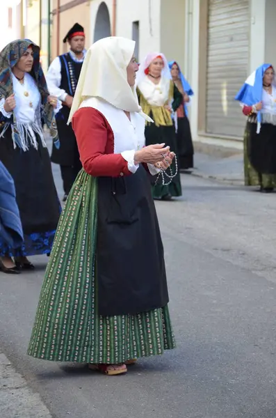 Villacidro, Sardunya 06.02.2019: Cherry 'nin geleneksel Sardunya kostümlü festivali