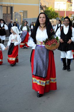 Villacidro, Sardunya 06.02.2019: Cherry 'nin geleneksel Sardunya kostümlü festivali