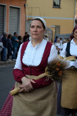 Villacidro, Sardunya 06.02.2019: Cherry 'nin geleneksel Sardunya kostümlü festivali