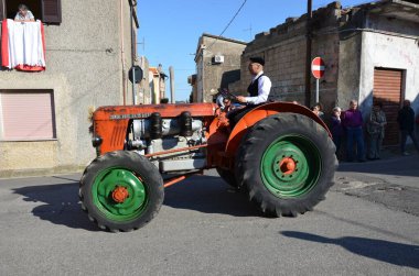 Villacidro, Sardunya 06.02.2019: Cherry 'nin geleneksel Sardunya kostümlü festivali