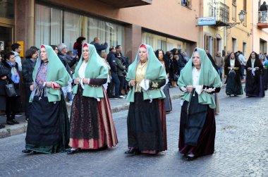 Sant 'Antioco, Sardinya 05.06.2019: Saint Antioco, Sardinya - 04.16.2018: Sant' Antioco dini geçit töreni