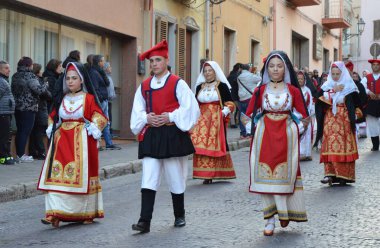 Sant 'Antioco, Sardinya 05.06.2019: Saint Antioco, Sardinya - 04.16.2018: Sant' Antioco dini geçit töreni
