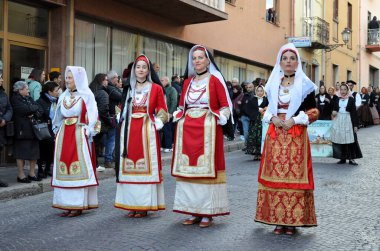 Sant 'Antioco, Sardinya 05.06.2019: Saint Antioco, Sardinya - 04.16.2018: Sant' Antioco dini geçit töreni