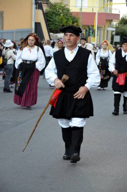 Villacidro, Sardunya 06.02.2019: Cherry 'nin geleneksel Sardunya kostümlü festivali