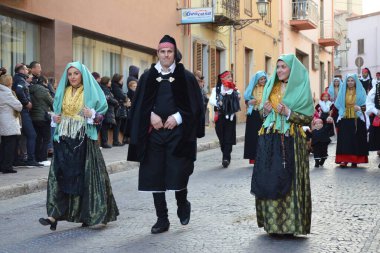 Sant 'Antioco, Sardinya 05.06.2019: Saint Antioco, Sardinya - 04.16.2018: Sant' Antioco dini geçit töreni