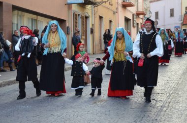 Sant 'Antioco, Sardinya 05.06.2019: Saint Antioco, Sardinya - 04.16.2018: Sant' Antioco dini geçit töreni