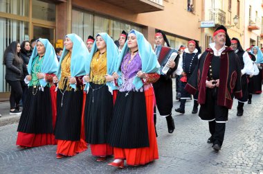 Sant 'Antioco, Sardinya 05.06.2019: Saint Antioco, Sardinya - 04.16.2018: Sant' Antioco dini geçit töreni