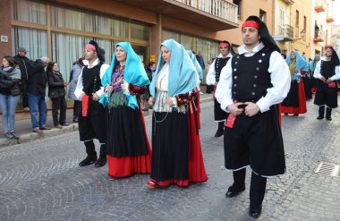 Sant 'Antioco, Sardinya 05.06.2019: Saint Antioco, Sardinya - 04.16.2018: Sant' Antioco dini geçit töreni