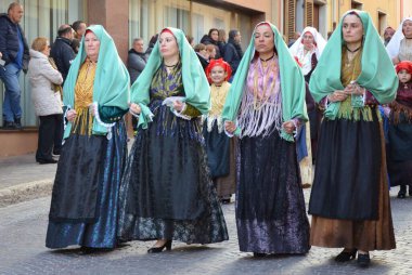 Sant 'Antioco, Sardinya 05.06.2019: Saint Antioco, Sardinya - 04.16.2018: Sant' Antioco dini geçit töreni
