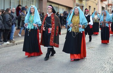 Sant 'Antioco, Sardinya 05.06.2019: Saint Antioco, Sardinya - 04.16.2018: Sant' Antioco dini geçit töreni