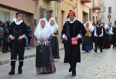 Sant 'Antioco, Sardinya 05.06.2019: Saint Antioco, Sardinya - 04.16.2018: Sant' Antioco dini geçit töreni