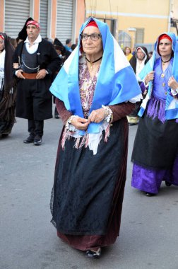 Villacidro, Sardunya 06.02.2019: Cherry 'nin geleneksel Sardunya kostümlü festivali