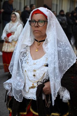 Sant 'Antioco, Sardinya 05.06.2019: Saint Antioco, Sardinya - 04.16.2018: Sant' Antioco dini geçit töreni