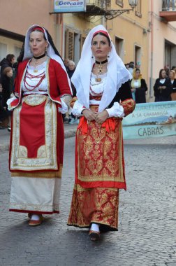 Sant 'Antioco, Sardinya 05.06.2019: Saint Antioco, Sardinya - 04.16.2018: Sant' Antioco dini geçit töreni