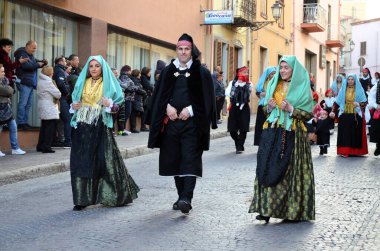 Sant 'Antioco, Sardinya 05.06.2019: Saint Antioco, Sardinya - 04.16.2018: Sant' Antioco dini geçit töreni