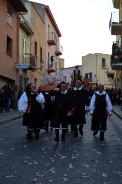 Sant 'Antioco, Sardinya 05.06.2019: Saint Antioco, Sardinya - 04.16.2018: Sant' Antioco dini geçit töreni