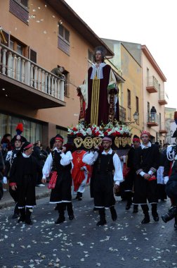 Sant 'Antioco, Sardinya 05.06.2019: Saint Antioco, Sardinya - 04.16.2018: Sant' Antioco dini geçit töreni
