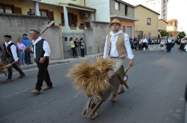 Villacidro, Sardunya 06.02.2019: Cherry 'nin geleneksel Sardunya kostümlü festivali