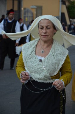 Villacidro, Sardunya 06.02.2019: Cherry 'nin geleneksel Sardunya kostümlü festivali