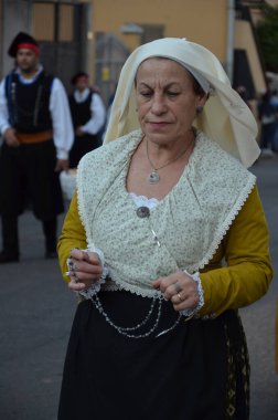 Villacidro, Sardunya 06.02.2019: Cherry 'nin geleneksel Sardunya kostümlü festivali