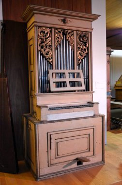 Nuremberg, Almanya 10.19.2019: Nuremberg 'deki Germanisches Ulusal Müzesi' nde Orgelpositiv