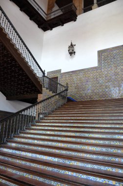 Seville, İspanya 03.23.2019: Puerta de Aragon Pavyonu (Aragon Kapısı) Plaza de Espana - Seville, Endülüs, İspanya