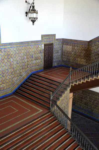 Seville, İspanya 03.23.2019: Puerta de Aragon Pavyonu (Aragon Kapısı) Plaza de Espana - Seville, Endülüs, İspanya