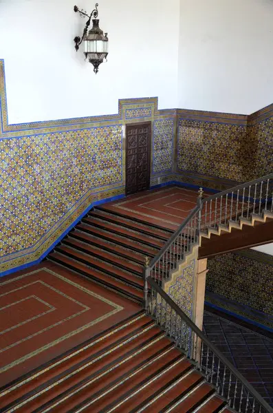 Seville, İspanya 03.23.2019: Puerta de Aragon Pavyonu (Aragon Kapısı) Plaza de Espana - Seville, Endülüs, İspanya