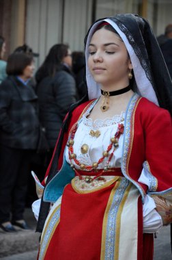 Sant 'Antioco, Sardinya 05.06.2019: Saint Antioco, Sardinya - 04.16.2018: Sant' Antioco dini geçit töreni