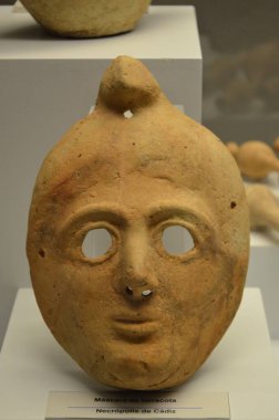 Cadiz, İspanya 03.26.2019: PHRYGIAN GORRO ile MASCARA (MÖ 4.-3. yüzyıl))