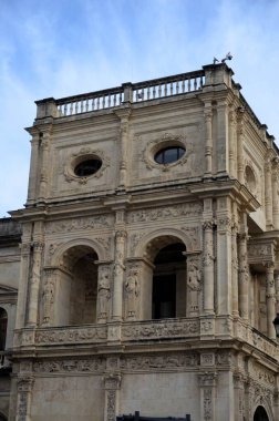 Casa Consistorial ya da Seville Belediye Binası 'nın dış tarafında dekoratif taş işçiliği