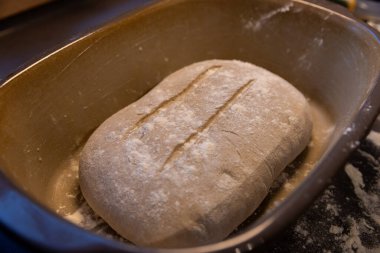 Bir somun ekmekli Fransız ekmeği.