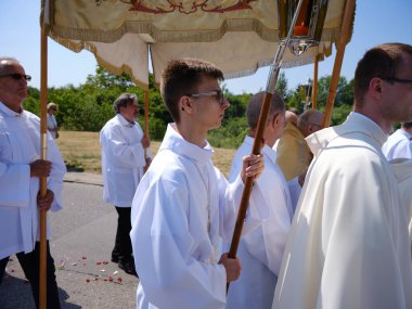 GDANSK, POLAND - 08 Haziran 2023: Orta Avrupa 'da Corpus Christi Katolik bayramı. Gdansk, Polonya.