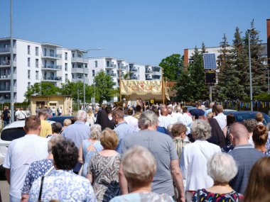 GDANSK, POLAND - 08 Haziran 2023: Orta Avrupa 'da Corpus Christi Katolik bayramı. Gdansk, Polonya.