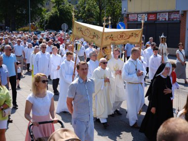 GDANSK, POLAND - 08 Haziran 2023: Orta Avrupa 'da Corpus Christi Katolik bayramı. Gdansk, Polonya.