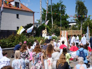 GDANSK, POLAND - 08 Haziran 2023: Orta Avrupa 'da Corpus Christi Katolik bayramı. Gdansk, Polonya.