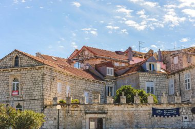 Hırvatistan 'ın Korcula kentindeki Geleneksel Taş Evler