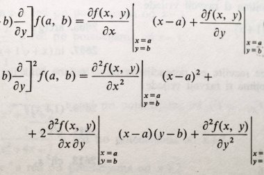 Akademik ve Eğitimsel Kullanım İçin Entegraller, Kare Kökler ve Parametrik Fonksiyonlar içeren Ders Kitaplarında Matematiksel Formüller ve Denklemler