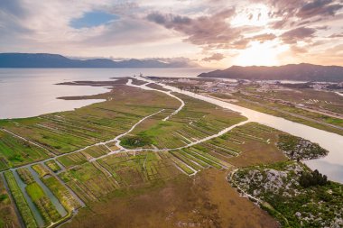 Hırvatistan 'ın Dalmaçya kentindeki Neretva Nehri Estuary manzarası. Resimli Manzaralar, Doğa ve Huzurlu Tatil Tatilleri