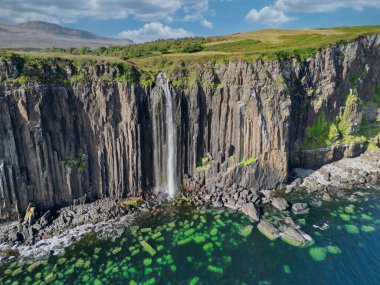 Kilt Rock ve Kilt Rock Şelalesi, Skye Adası, İskoçya