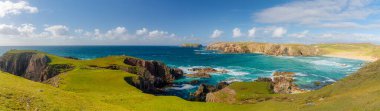 Mangersta deniz yığınları, Lewis Adası açıklarında denizde doğal kaya oluşumları, Outer Hebrides, İskoçya