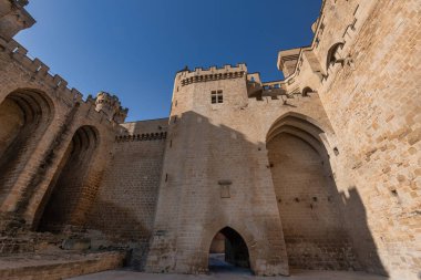 Navarre de Olite Kralları Sarayı, Olite Kraliyet Sarayı ya da Olite Kalesi 'nin sarayı sarayının bir yapısıdır.