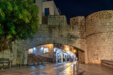 Peniscola İspanya 'nın güzel köyünü keşfetmek