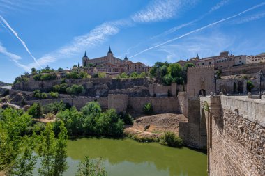 Köprü San Martin üzerinde Tajo Nehri'nin Toledo - İspanya