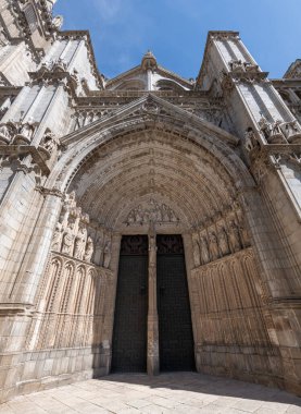 Toledo Katedrali 'nin ana kapısı (Aziz Mary Katedrali). Toledo, Castilla La Mancha, İspanya
