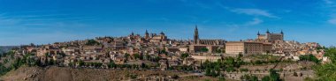 İspanya 'nın Toledo şehrinin panoramik manzarası
