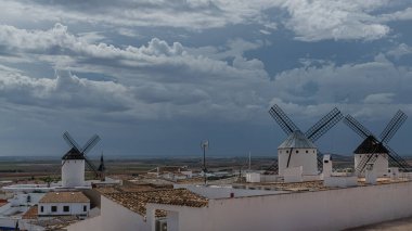 Tierra de Gigantes, Kara Devleri. Molinos de Viento situation on la localidad de Campo de Criptana, Ciudad Real, Spanien