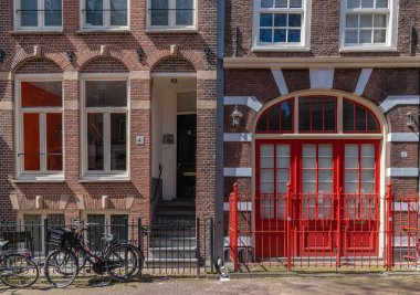 Hollanda 'nın Eski Bölgesinde Evler ve Cepheler