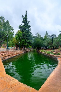 Küçük çeşme, Fonte pequena Alte, Loule, Algarve Portekiz