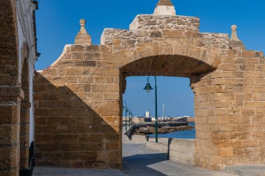 Puerta de la Caleta (La Caleta Kapısı) - San Sebastian Kalesi - Cadiz, Endülüs, İspanya